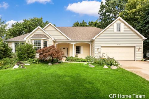 1059 Greenwood Forest Se, Grand Rapids, MI, 49546 | Card Image