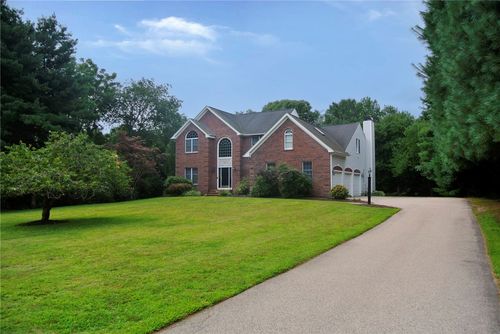 31 Rolling Meadow Way, North Kingstown, RI, 02852-7308 | Card Image