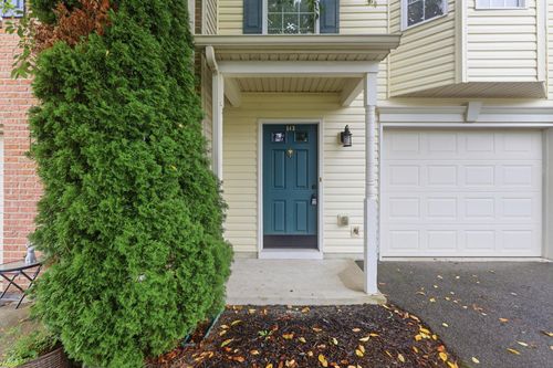 143 Teague Ln, MARTINSBURG, WV, 25404-6558 | Card Image