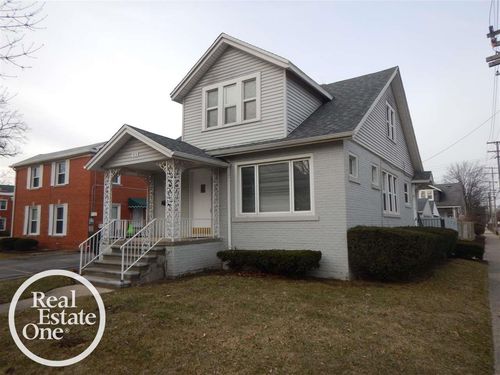 713 Saint Clair Ave, Grosse Pointe, MI, 48230-1243 | Card Image
