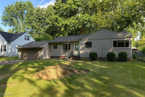 6790 Big Creek Pkwy, Middleburg Heights, OH, 44130-8116 | Card Image