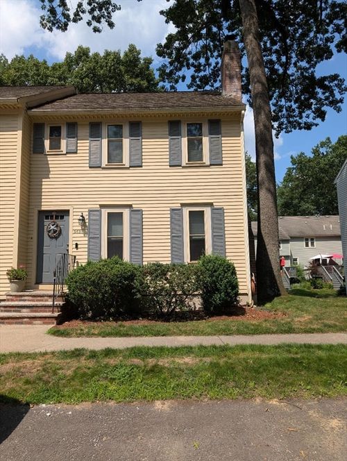 348-348 Wellman Ave, North Chelmsford, MA, 01863-1350 | Card Image
