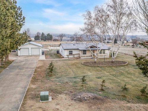 35208 N 140 Pr Nw, Benton City, WA, 99320-9546 | Card Image