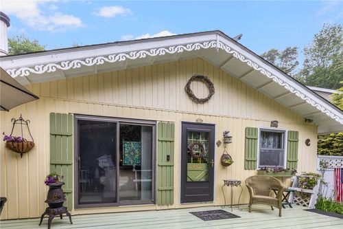 108 Steamboat St, Jamestown, RI, 02835-3124 | Card Image