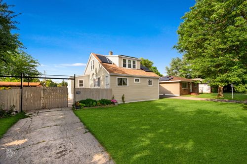 836 Williams St, Calumet City, IL, 60409-5653 | Card Image