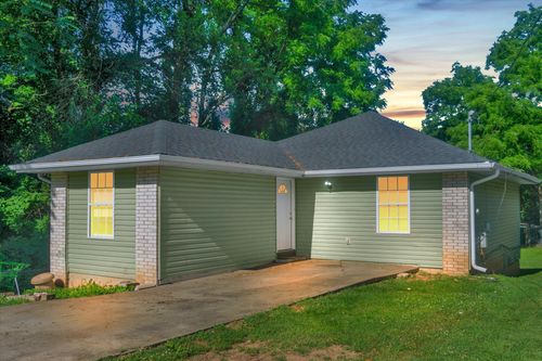 2431 N Kellett Ave, Springfield, MO, 65803-3437 | Card Image