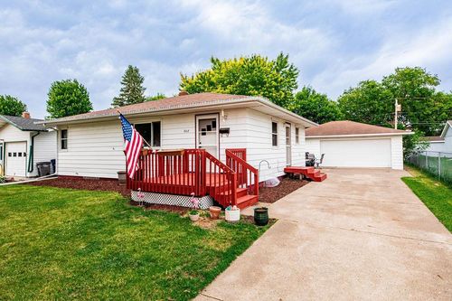 808 15th Street N, Moorhead, MN, 56560 | Card Image