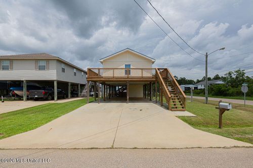 10025 Alabama St, Bay Saint Louis, MS, 39520-7351 | Card Image