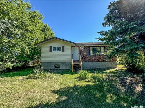 100 Ebenal Way, McLean, SK, S0G3E0 | Card Image