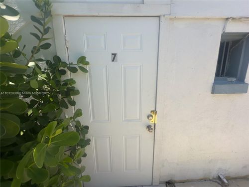 7-225 Ne 56th St, Miami, FL, 33137-2566 | Card Image