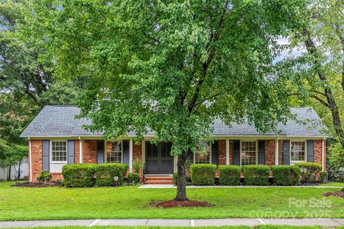 6511 Windyrush Rd, Charlotte, NC, 28226-7552 | Card Image