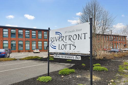 215-30 Lincoln Street, Westbrook, ME, 04092 | Card Image