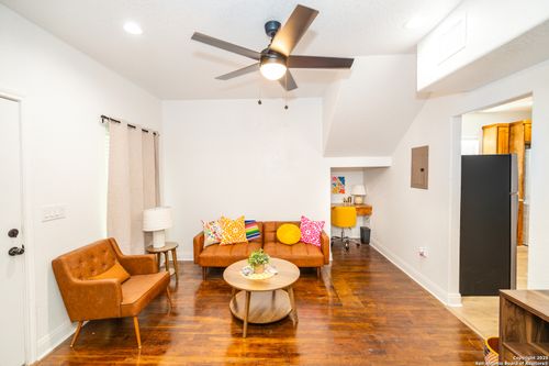 319 Andrews, San Antonio, TX, 78209-6929 | Card Image