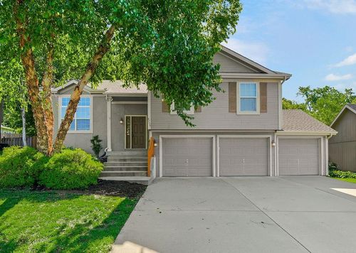 4709 Edgehill St, Leavenworth, KS, 66048-4568 | Card Image