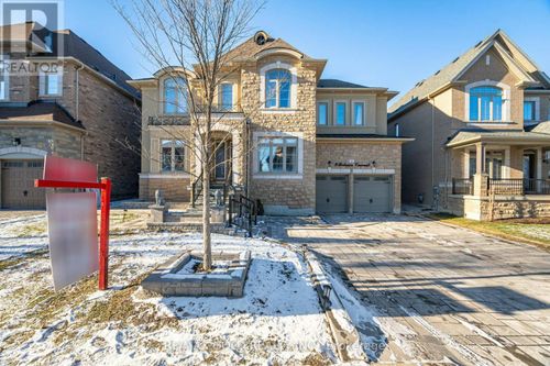 9 Bedouin Cres, Brampton, ON, L6P4H3 | Card Image