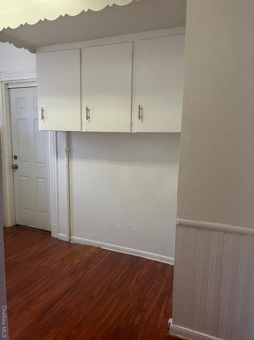 141 Pike St, Port Jervis, NY, 12771-1807 | Card Image