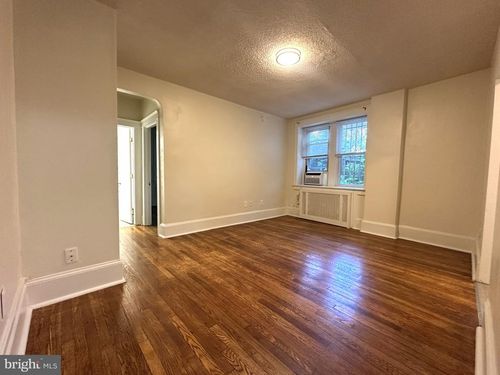 310-2809 W Queen Ln, PHILADELPHIA, PA, 19129-1080 | Card Image