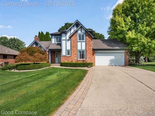567 Kentucky Dr, Rochester Hills, MI, 48307-3736 | Card Image