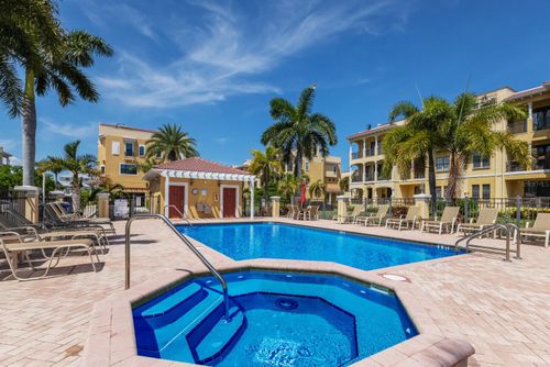 1450 Silvia Shores Dr, APOLLO BEACH, FL, 33572-3075 | Card Image