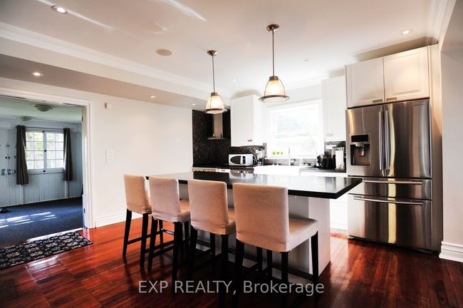 212 Cameron Cres, House other with 4 bedrooms, 3 bathrooms and 6 parking in Keswick ON | Image 8
