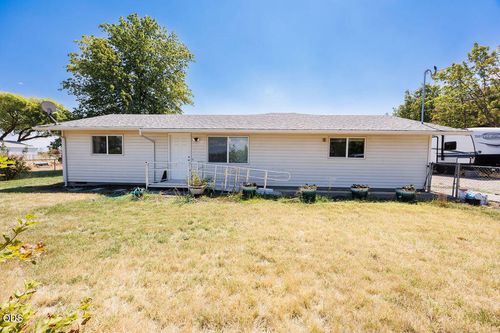 2941 Sylvia Road, Medford, OR, 97502 | Card Image