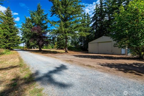 2033 E Pole Rd, Everson, WA, 98247-9616 | Card Image
