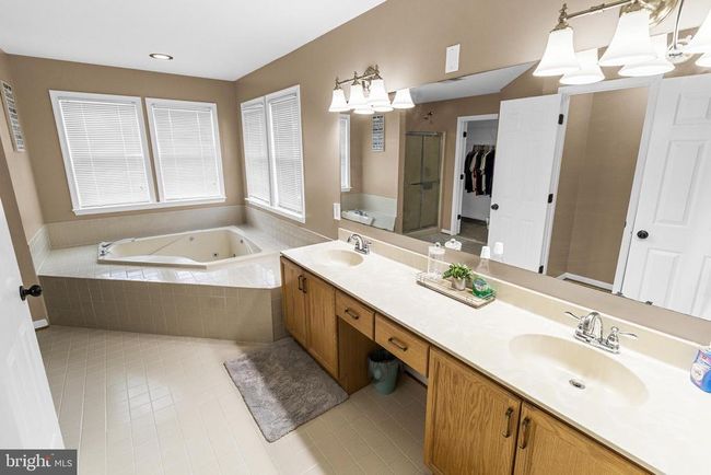 78 Irish Ln, House other with 5 bedrooms, 4 bathrooms and null parking in Martinsburg WV | Image 28