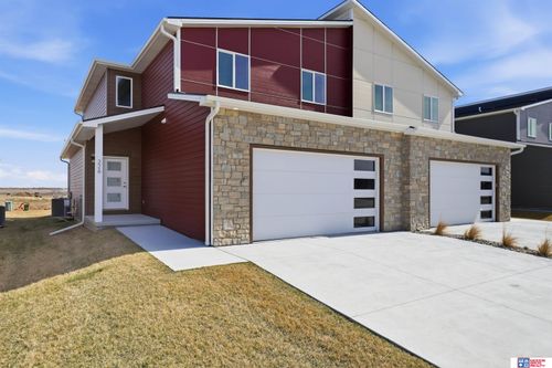 326 N 105th St, Lincoln, NE, 68527-2539 | Card Image