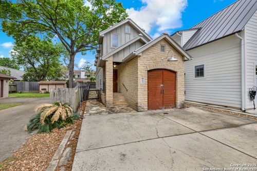 1091 Mulberry Ave, New Braunfels, TX, 78130-4977 | Card Image