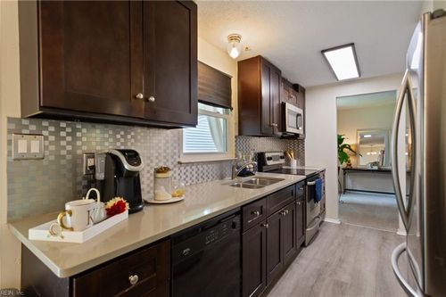 1420 Hardy Cash Dr, Hampton, VA, 23666-2434 | Card Image