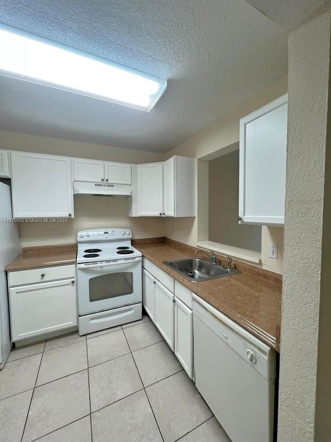 APT-308 - 8740 N Sherman Cir, Condo with 2 bedrooms, 2 bathrooms and null parking in Miramar FL | Image 7
