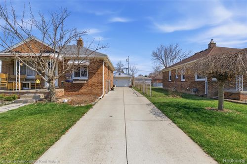 3115 Wilson Ave, Lincoln Park, MI, 48146-3623 | Card Image