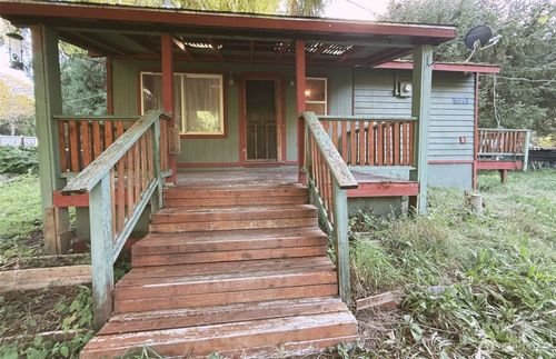 7525 N Center Ct, Concrete, WA, 98237-7782 | Card Image
