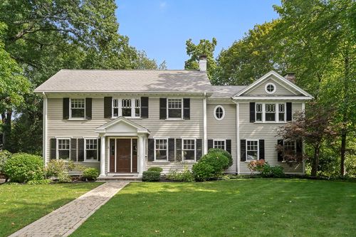 8 Tennyson Rd, Wellesley, MA, 02481-5232 | Card Image
