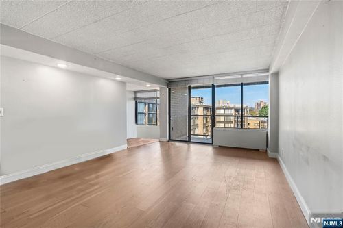 9060 Palisade Ave, North Bergen, NJ, 07047-6137 | Card Image