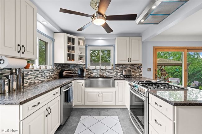 196 Tomahawk Dr, House other with 4 bedrooms, 4 bathrooms and null parking in Avon Lake OH | Image 16