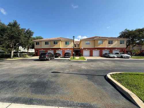 apt-211-2-3340 Palomino Dr, Hollywood, FL, 33024-2348 | Card Image