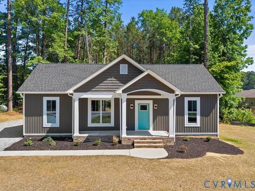 110 Nicholson Dr, Wakefield, VA, 23888-2963 | Card Image