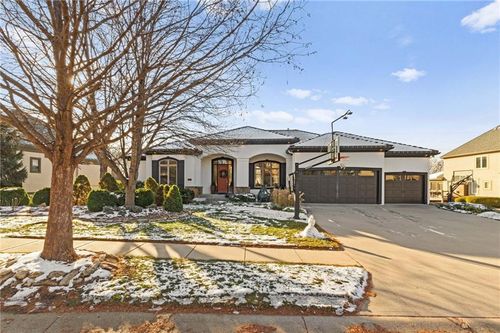 2421 Ne Lake Breeze Drive, Lee's Summit, MO, 64086 | Card Image