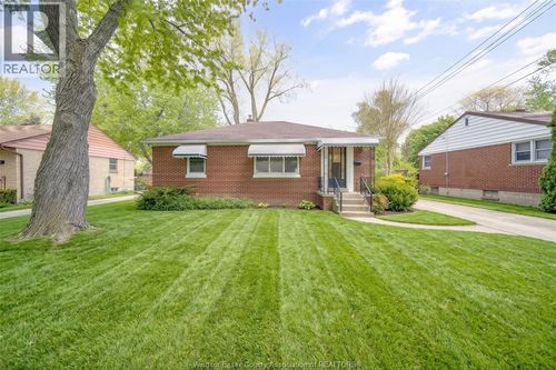 3264 Dominion Blvd, Windsor, ON, N9E2N5 | Card Image