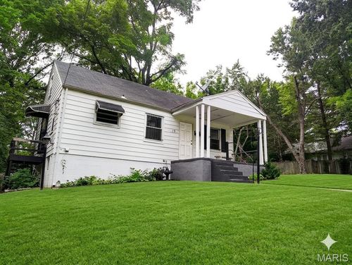 19 N Harvey Ave, Ferguson, MO, 63135-2337 | Card Image