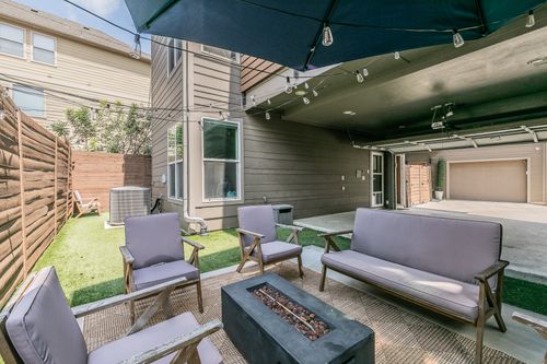 2441 Thatcher Dr, Dallas, TX, 75206-0046 | Card Image