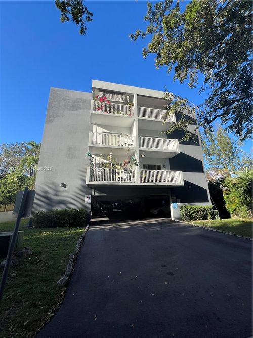 apt-404-645 Ne 121st St, North Miami, FL, 33161-5563 | Card Image