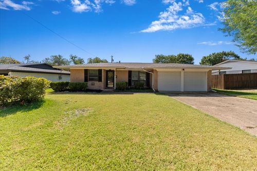 817 Warren Way, Richardson, TX, 75080-4010 | Card Image