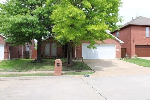 7977 Glenway Dr, Dallas, TX, 75249-2023 | Card Image