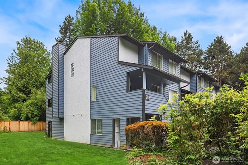 d31-170 Newport Way Nw, Issaquah, WA, 98027-3102 | Card Image