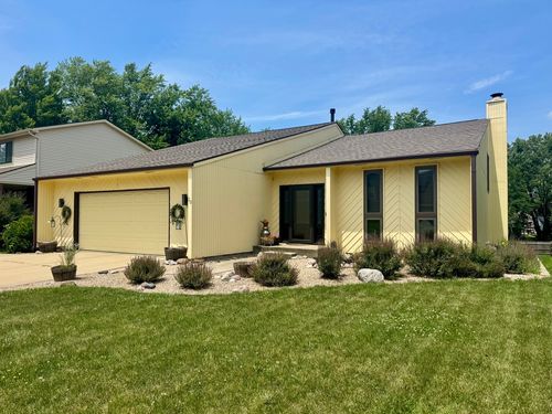 10 Kensington Cir, Bloomington, IL, 61704-7614 | Card Image