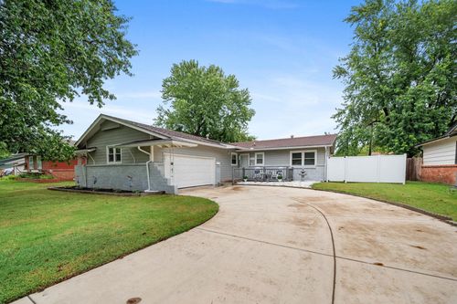 950 N Westlink Ave, Wichita, KS, 67212-4409 | Card Image