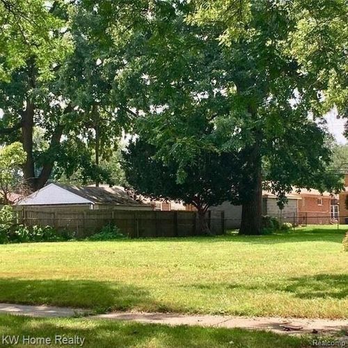 7246 Henry, Center Line, MI, 48015-1013 | Card Image