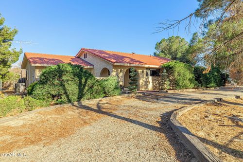 45050 43rd St E, Lancaster, CA, 93535-8212 | Card Image
